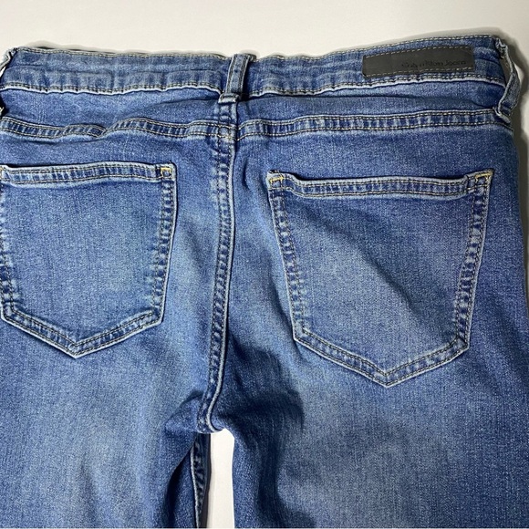 Calvin Klein Blue Slim Boyfriend Distressed Jeans with Gradient Fade size 2 - Picture 6 of 6